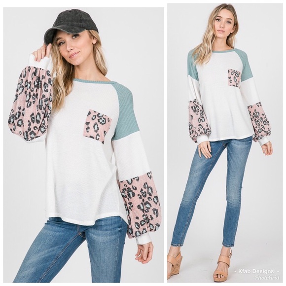 🛍LAST 1! Mint/Blush Animal Print Contrast Top - Picture 7 of 7